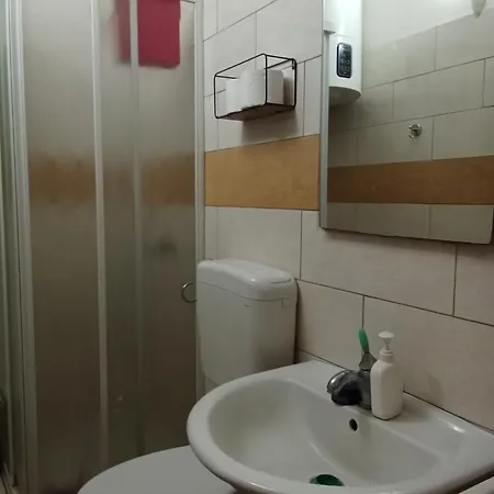 Bed and breakfast Binario 8 Stazione *